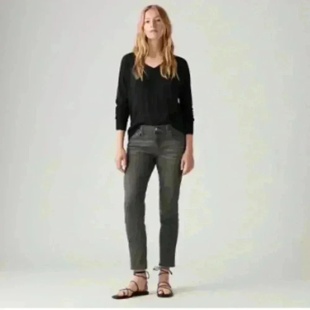 Levi's Women's Boyfriend Jeans in Dark Gray